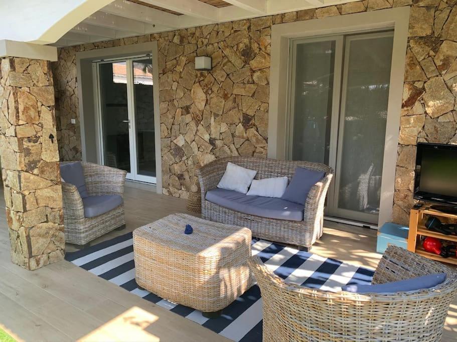 Residence Elegance Villa La Sterlizia Porto Pino Extérieur photo